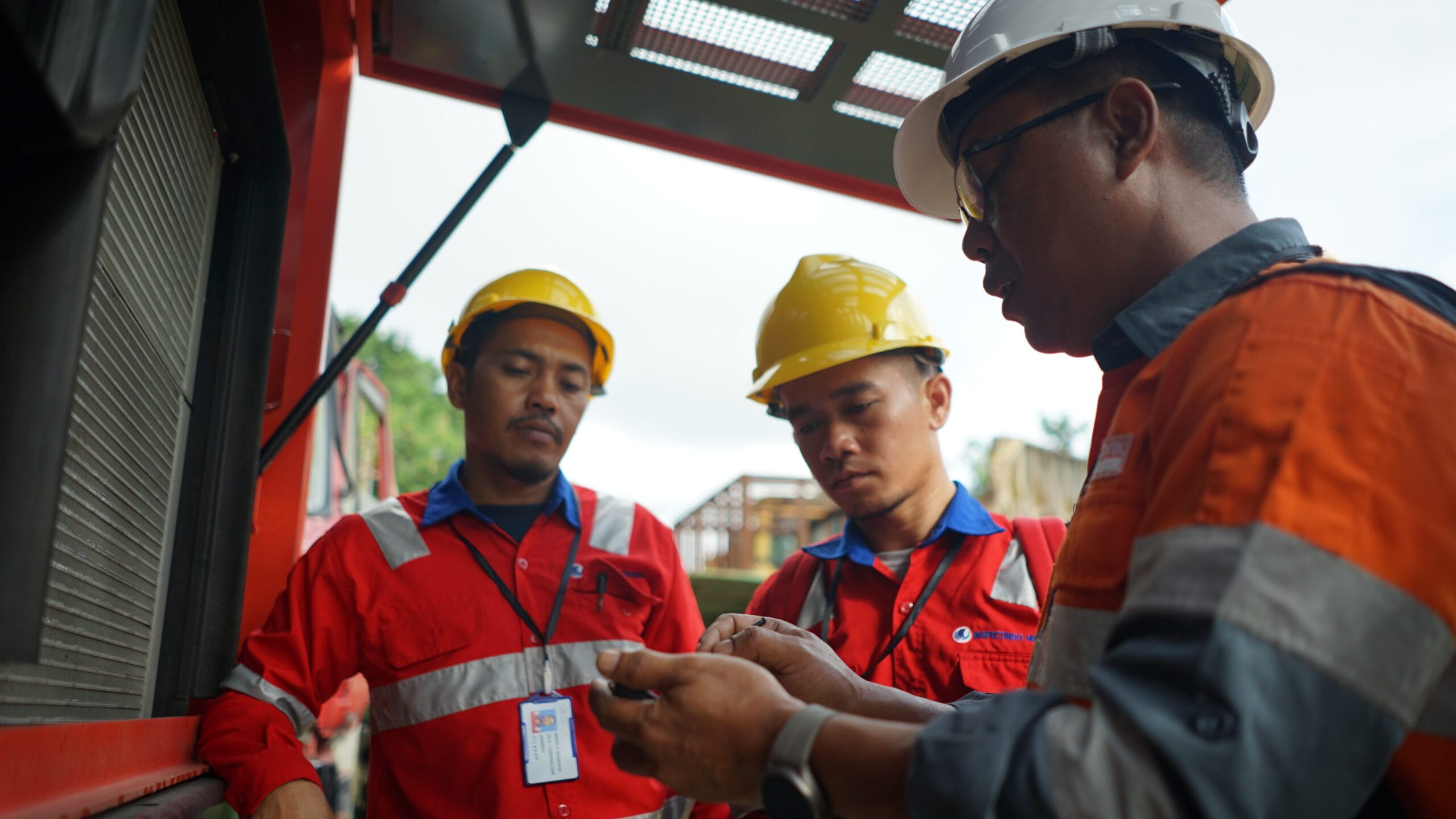 Penggantian Komponen pada Servis Pertama Sandvik DX800